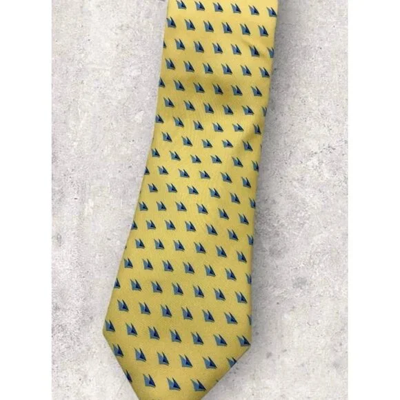 VINEYARD VINES Silk Tie USA Yellow Blue Geometric Credit Suisse W:3.6" EUC - Picture 6 of 6